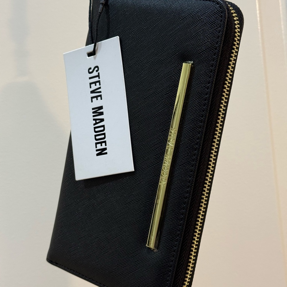 Steve Madden NWT Black Zip around Wallet/Wristlet with Gold Accent